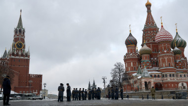 Militari ruși lângă Kremlin.
