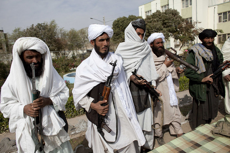 Militanţi talibani care s-au predat forţelor guvernamentale în provincia Herat, 2010