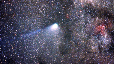 cometa halley fotografiata pe cer in 1986