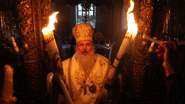 Orthodox Easter 'Holy Fire' ceremony at the Church of the Holy Sepulchre, Jerusalem - 11 Apr 2015