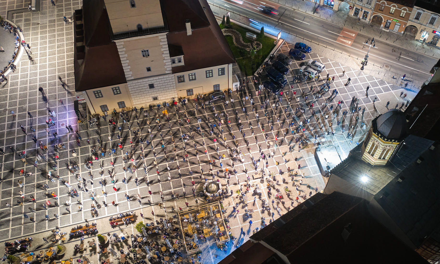 Noi reguli pentru slujbele religioase și procesiuni: distanţă de 2 metri între persoane, acces limitat în interior