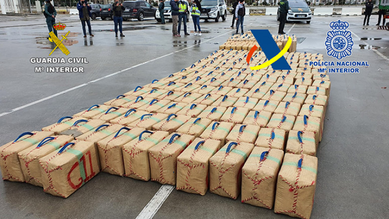 pachete de hașis au fost găsite de polițiștii spanioli