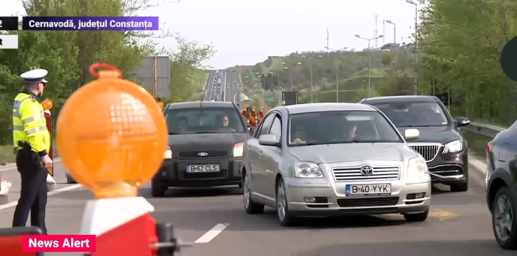 Aglomerație pe DN1 și Autostrada Soarelui. Trafic deviat pe sensul către litoral, pentru a se circula pe două benzi spre Capitală