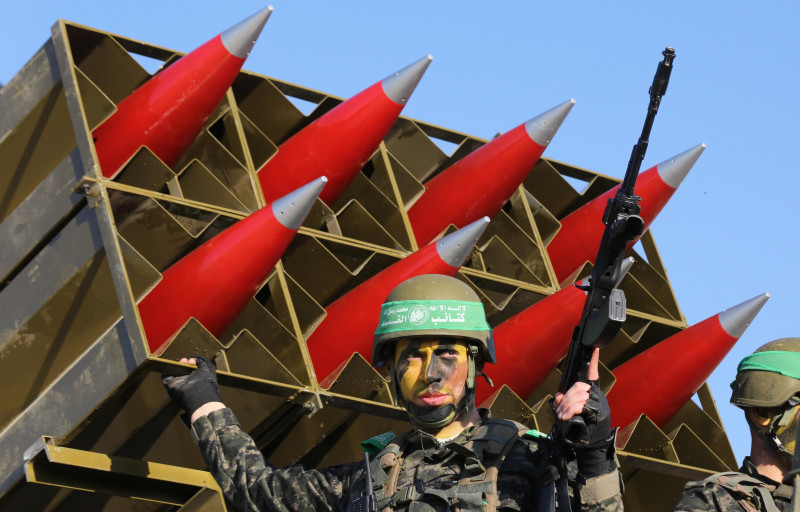 palestinieni membri ai brigăzilor de rachete al-Qassam