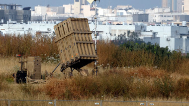 Sistem de lansare a interceptorilor Iron Dome situat la marginea orașului Ashdod, din sudul Israelului.