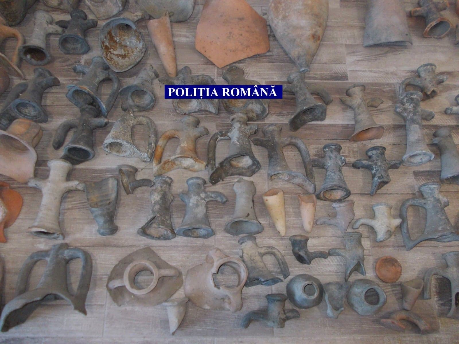 pandora v antichitati politia romana