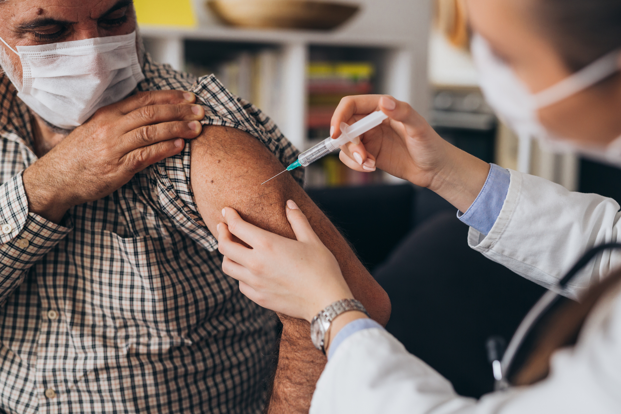 Florin Cîțu: Vaccinarea cu doza a treia începe în 28 septembrie