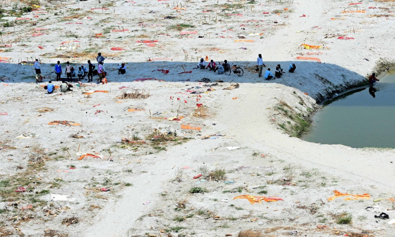 Covid-19 victim burial, Prayagraj, Uttar Pradesh, India - 16 May 2021