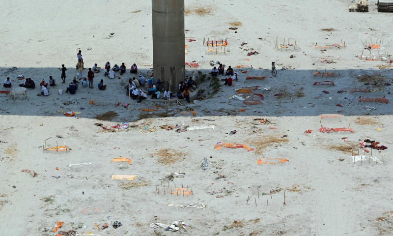 Covid-19 victim burial, Prayagraj, Uttar Pradesh, India - 16 May 2021