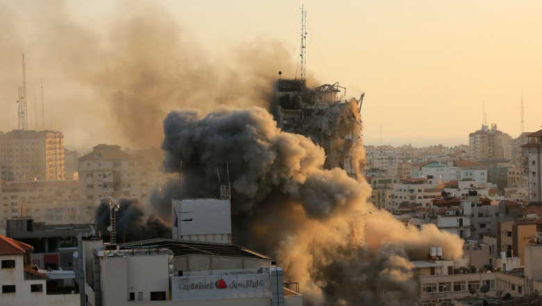 Explozie puternică la o clădire din Fășia Gaza.