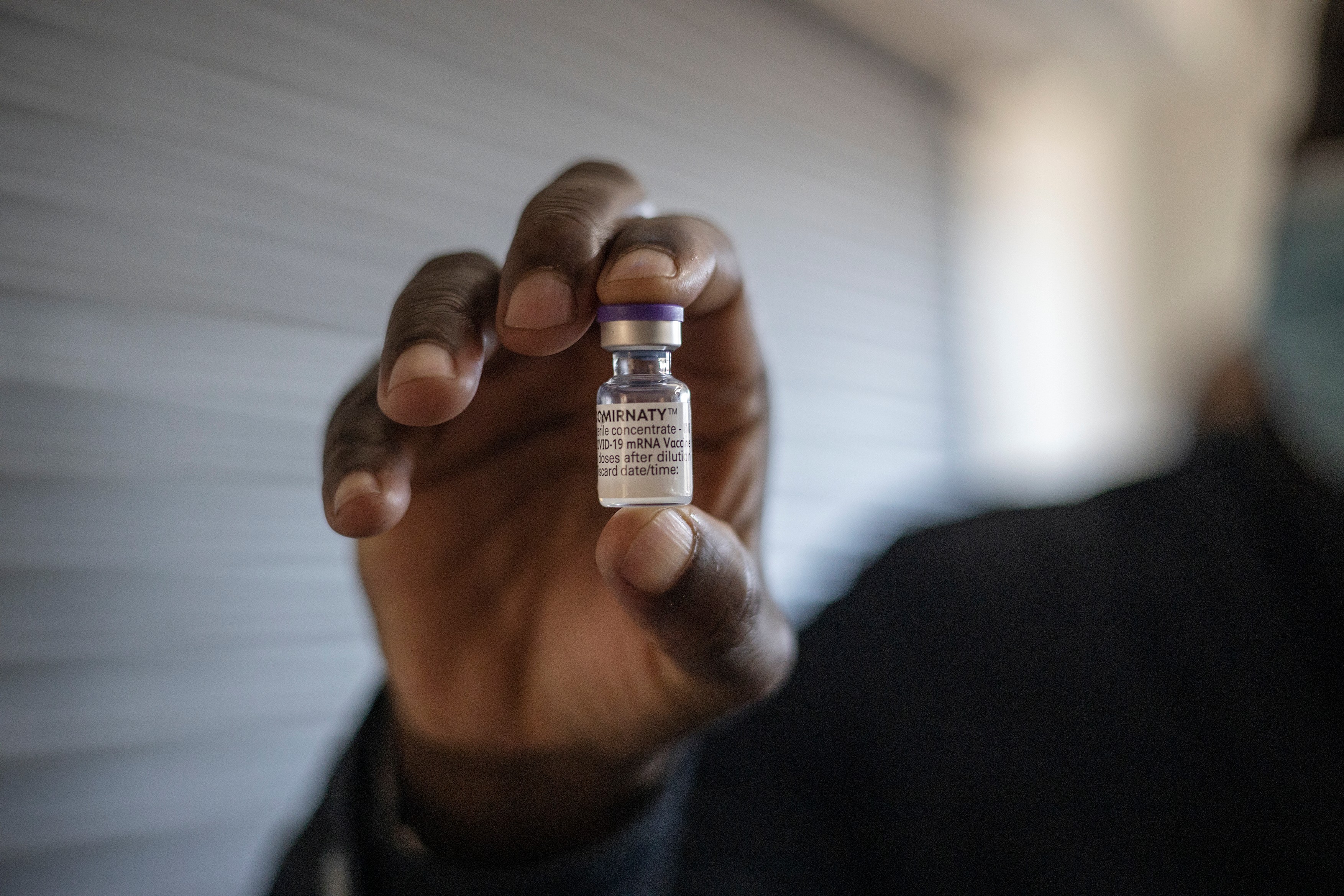 Aproape 62.000 de români s-au vaccinat joi. Mai mult de jumătate au făcut doza a treia