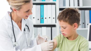 Copil vaccinat