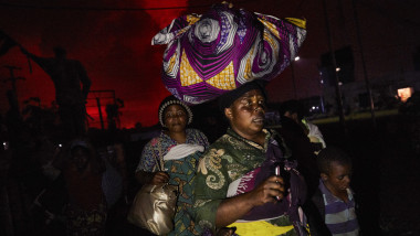oameni evacuati dupa eruptia unui vulcan in congo