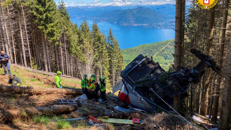Cel puțin 8 morți după prăbușirea cabinei de teleferic in italia