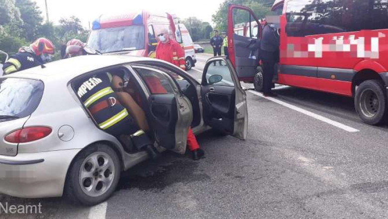 Mașini implicate într-un accident în Neamț