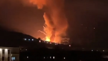 Explozii puternice la un depozit de muniții din Serbia.