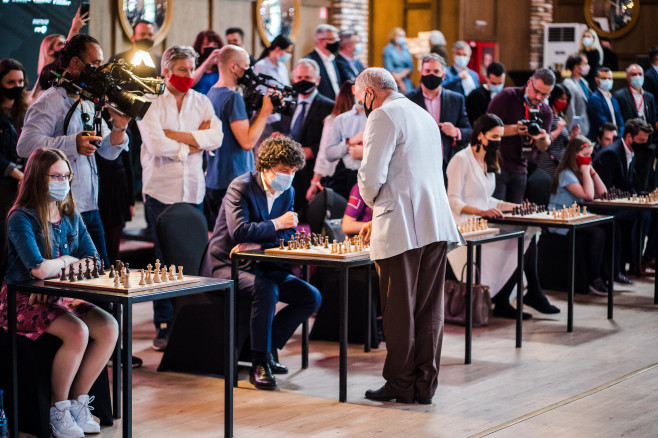 nicusor dan karry gasparov - Superbet Chess Classic 2021