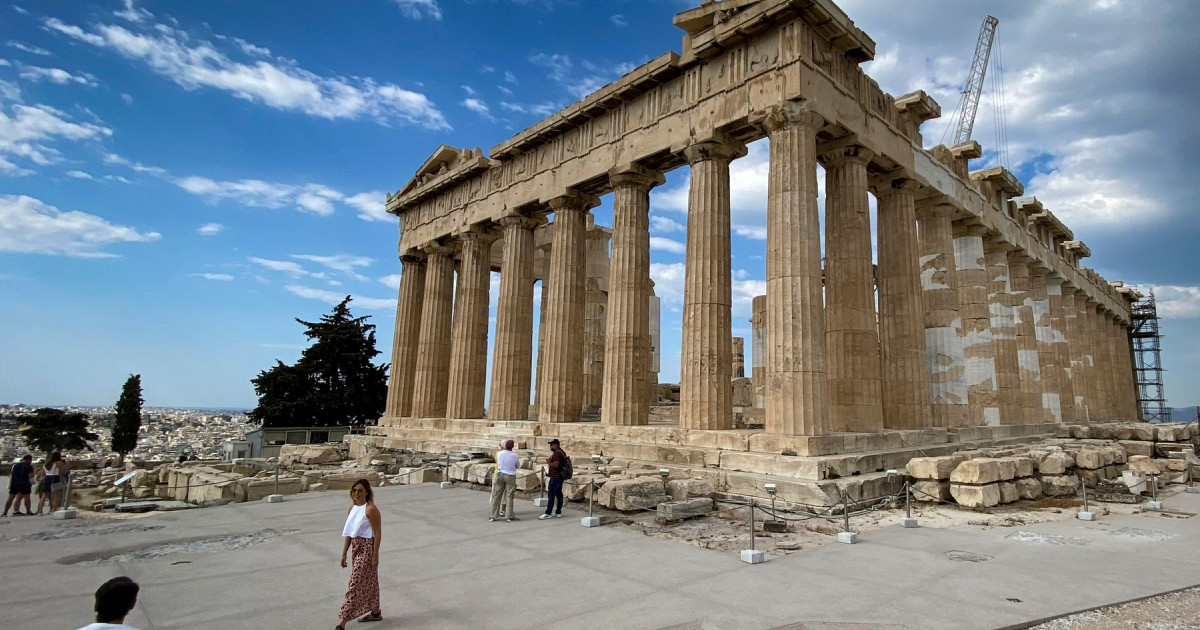 Αμφιλεγόμενη η ανάπλαση της Ακρόπολης.  Η ελληνική κυβέρνηση κατηγορείται για καταστροφή του μνημείου