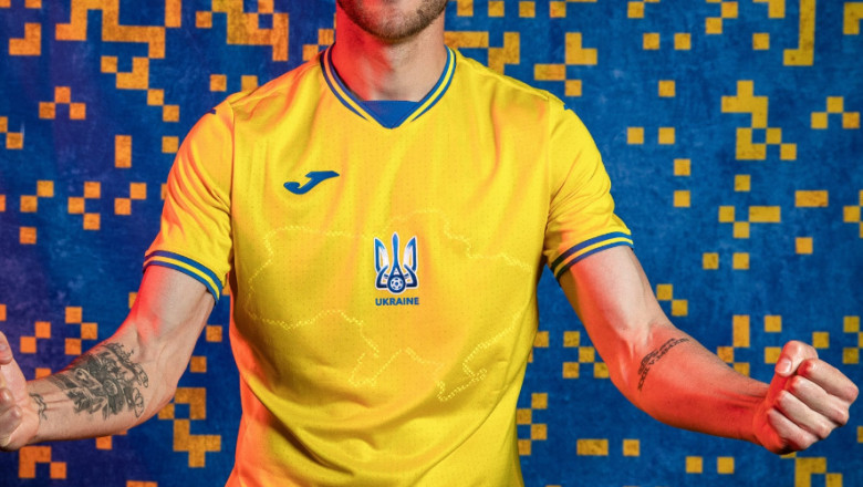 Tricoul naționalei de fotbal a Ucrainei.