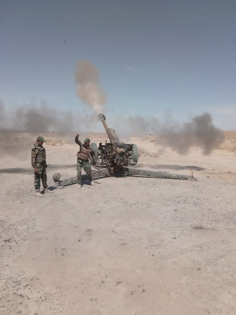 militari-afgani-trag-cu-tunul