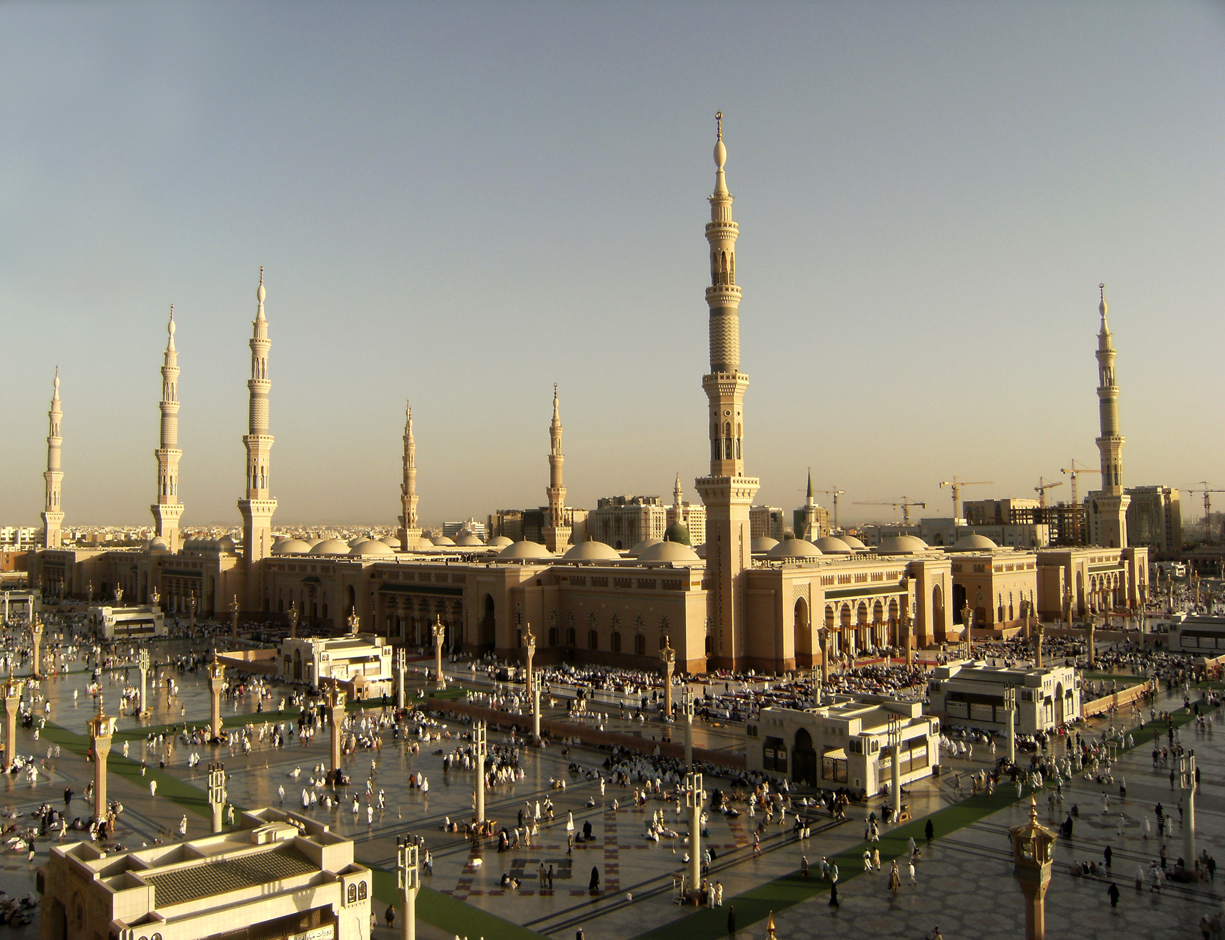 Moscheile din Arabia Saudită, obligate să reducă la o treime volumul maxim din difuzoare. Ministru: Copiii și bătrânii nu se pot odihni