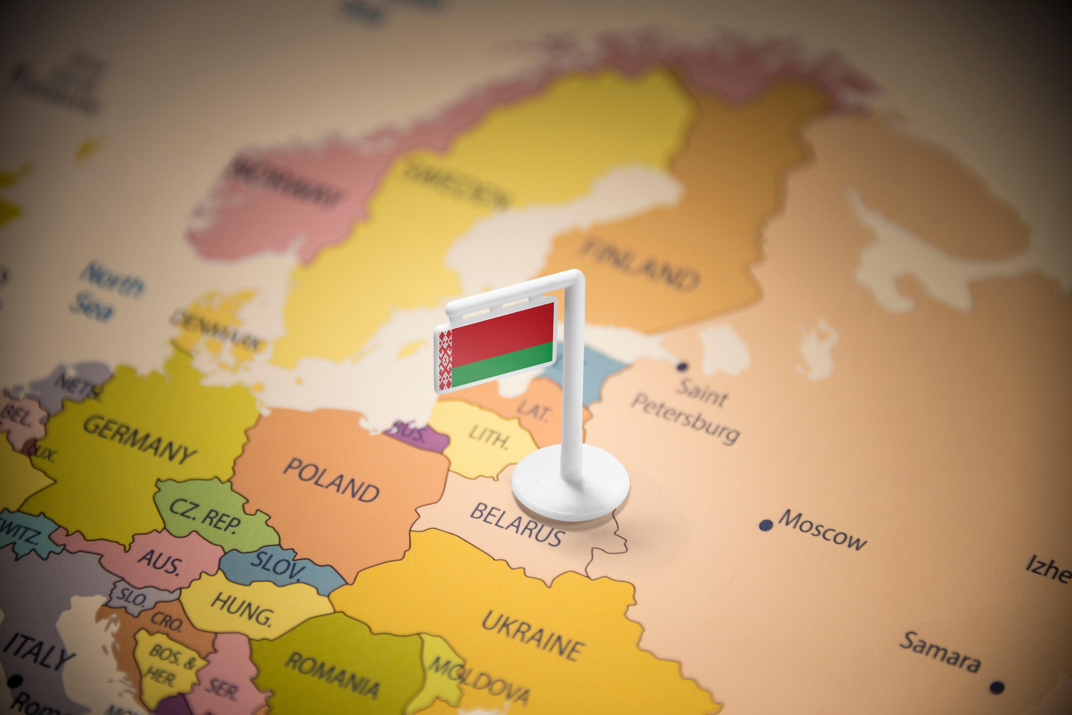 Belarusul le interzice cetățenilor săi să mai plece în străinătate, cu câteva excepții