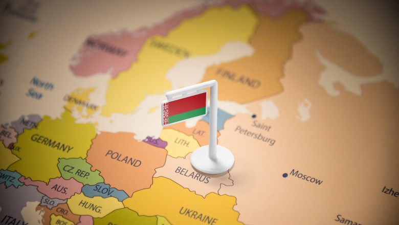 harta europei cu belarus si un mic steag
