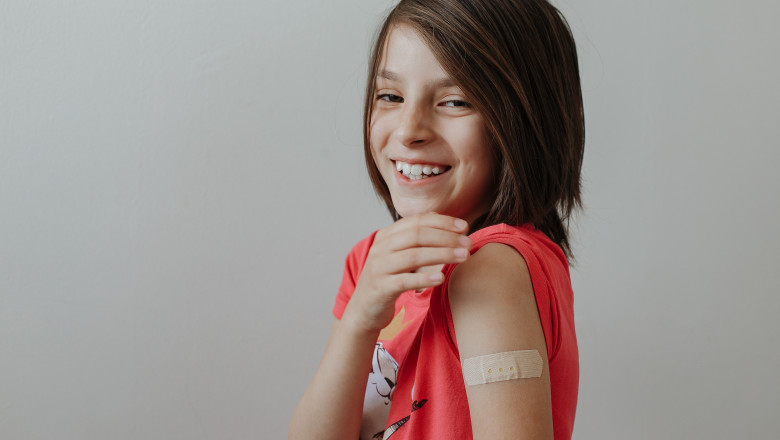 Vaccinarea copiilor cu varste intre 12 si 15 ani a inceput. Valeriu Gheorghita: Sa nu vina singuri, ci cu un parinte sau tutore legal