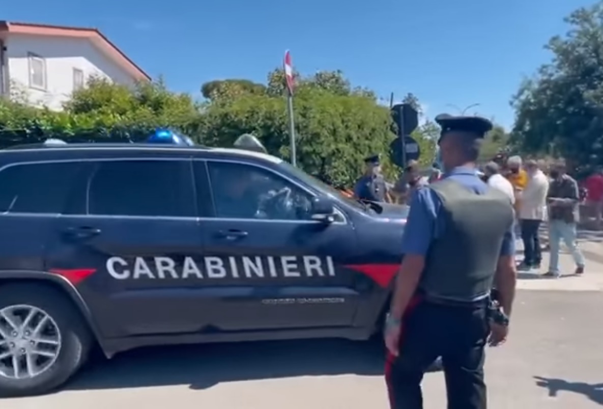 Atac armat în Italia: Doi copii şi un bătrân, împuşcaţi mortal pe o stradă, lângă Roma