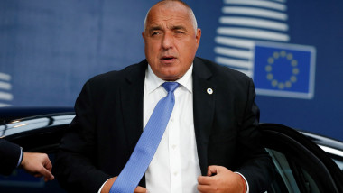 Boiko Borisov cu cravata la gat se incheie la sacou