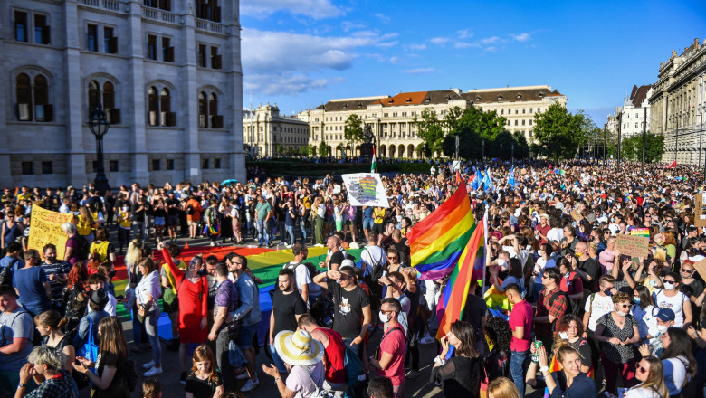 protest pentru sustinerea comunitatii lgbt in budapesta