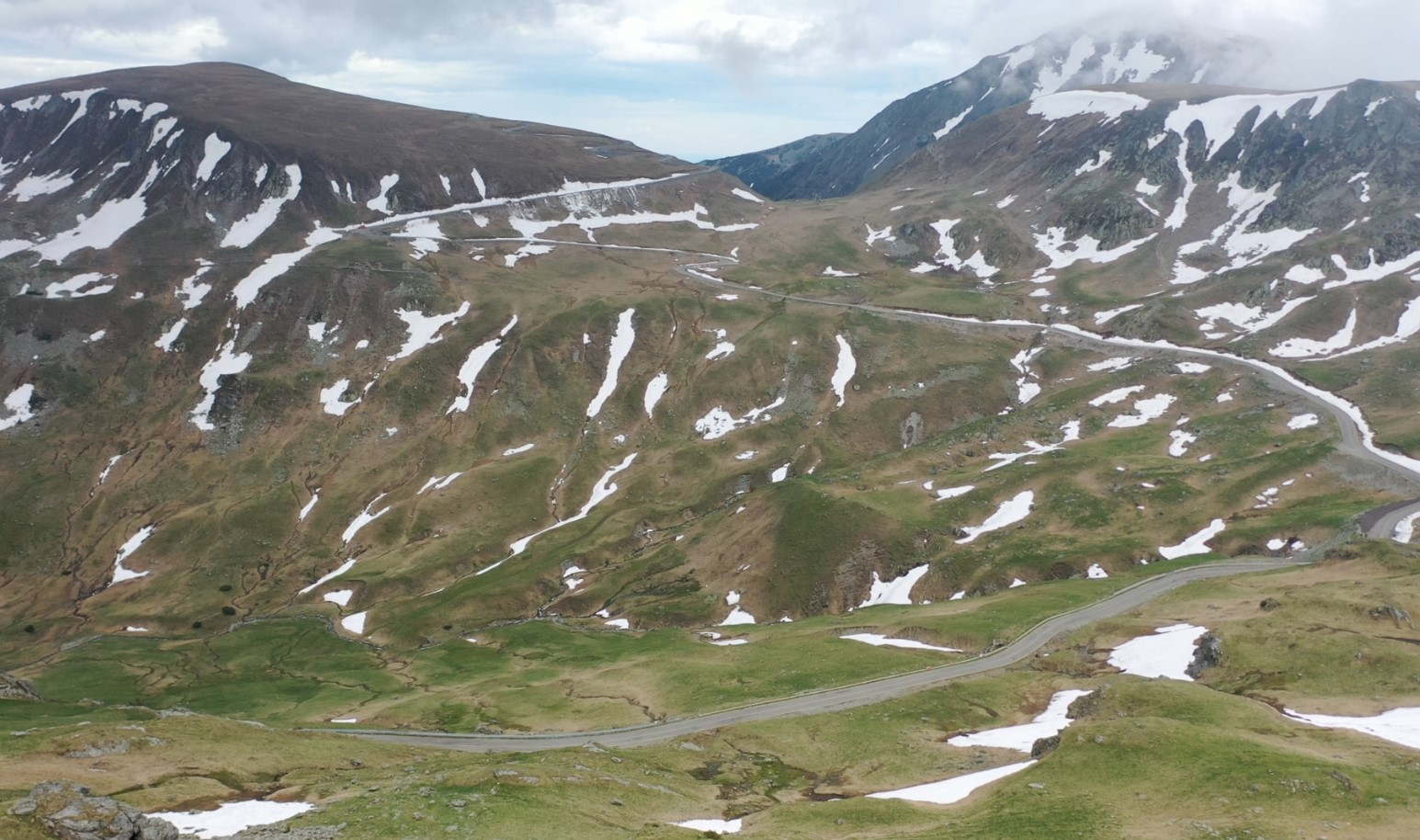 VIDEO. S-a redeschis circulația pe Transalpina. În zonă se circulă cu restricții