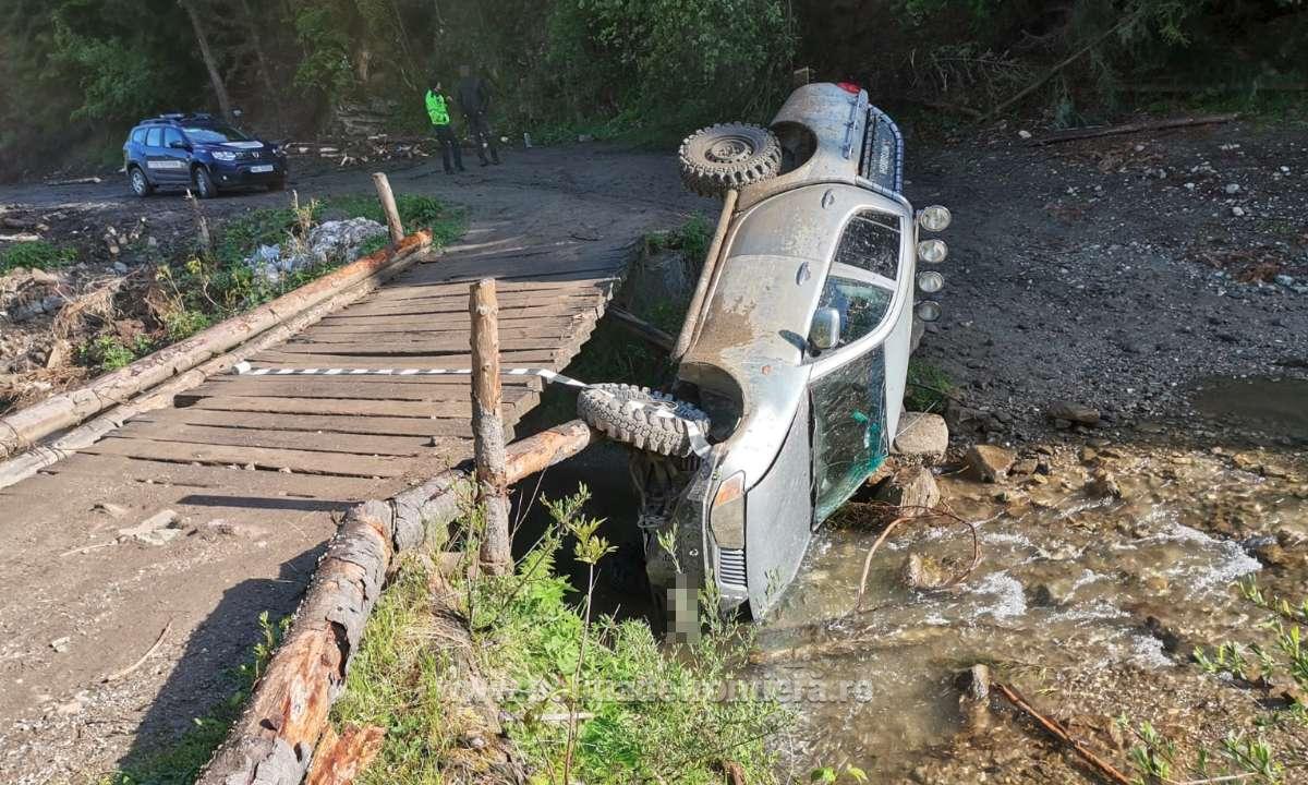 FOTO. Șofer oprit cu focuri de armă de polițiștii de frontieră din Vișeu de Sus. Bărbatul este bănuit de braconaj