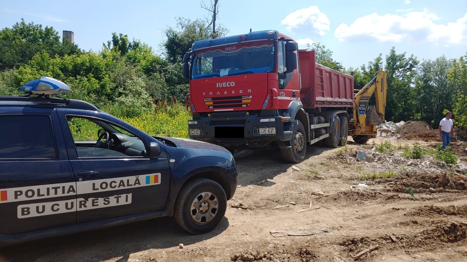 Amendă de 30.000 de lei şi mașina confiscată pentru un bărbat prins că arunca moloz la marginea Capitalei