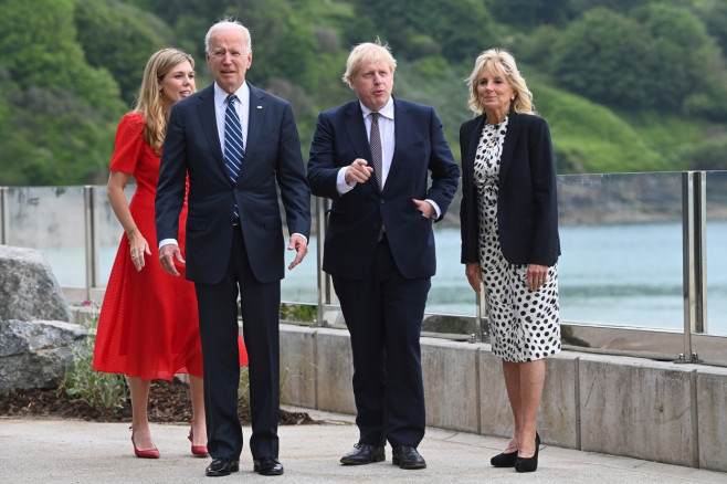 Președintele SUA și Prima Doamnă se află în vizită în Europa. Mesajul de pe sacoul lui Jill Biden, la întâlnirea cu premierul Marii Britanii