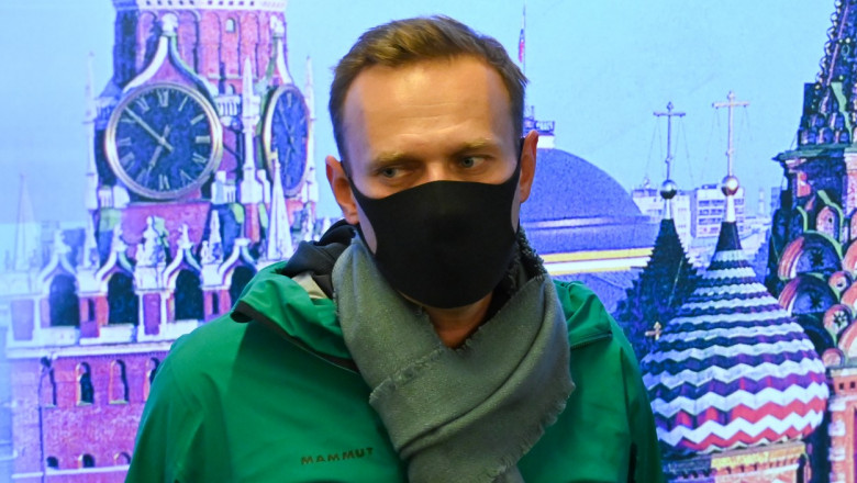 Starea de sănătate a lui Alexei Navalnîi s-a îmbunătățit și este la curent cu noutățile, spun aliaţii opozantului rus