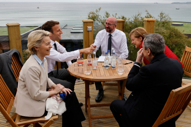 Liderii UE din G7 - Ursula von der Leyen, Emmanuel Macron, Charles Michel, Angela Merkel, Mario Draghi.