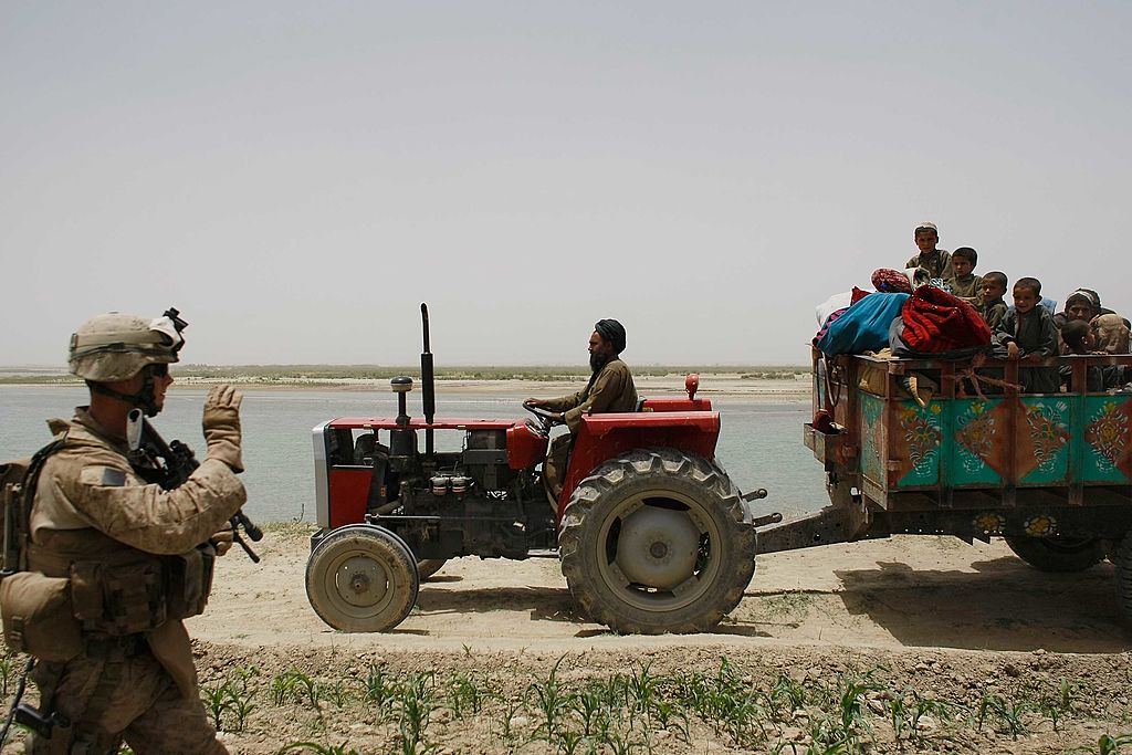 19 ani de Afganistan: Intre traume „pe care le duci o viaţa intreaga” şi glume militare la care „daca rezisti, rezişti şi in razboi”