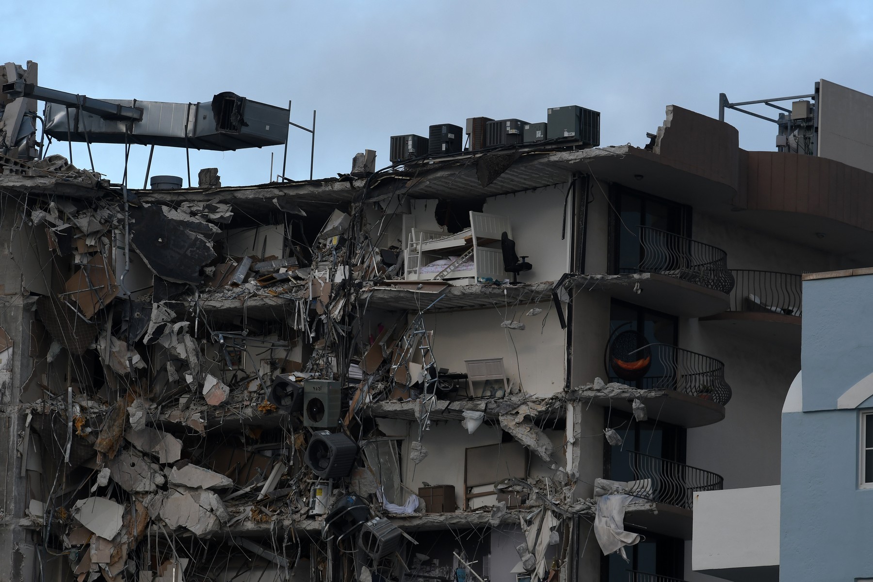 Occupied Miami Beach condo in upscale Surfside neighborhood collapses in the night leaving many feared injured or dead