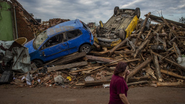 Distrugeri lăsate în urmă de o tornadă, în Cehia.