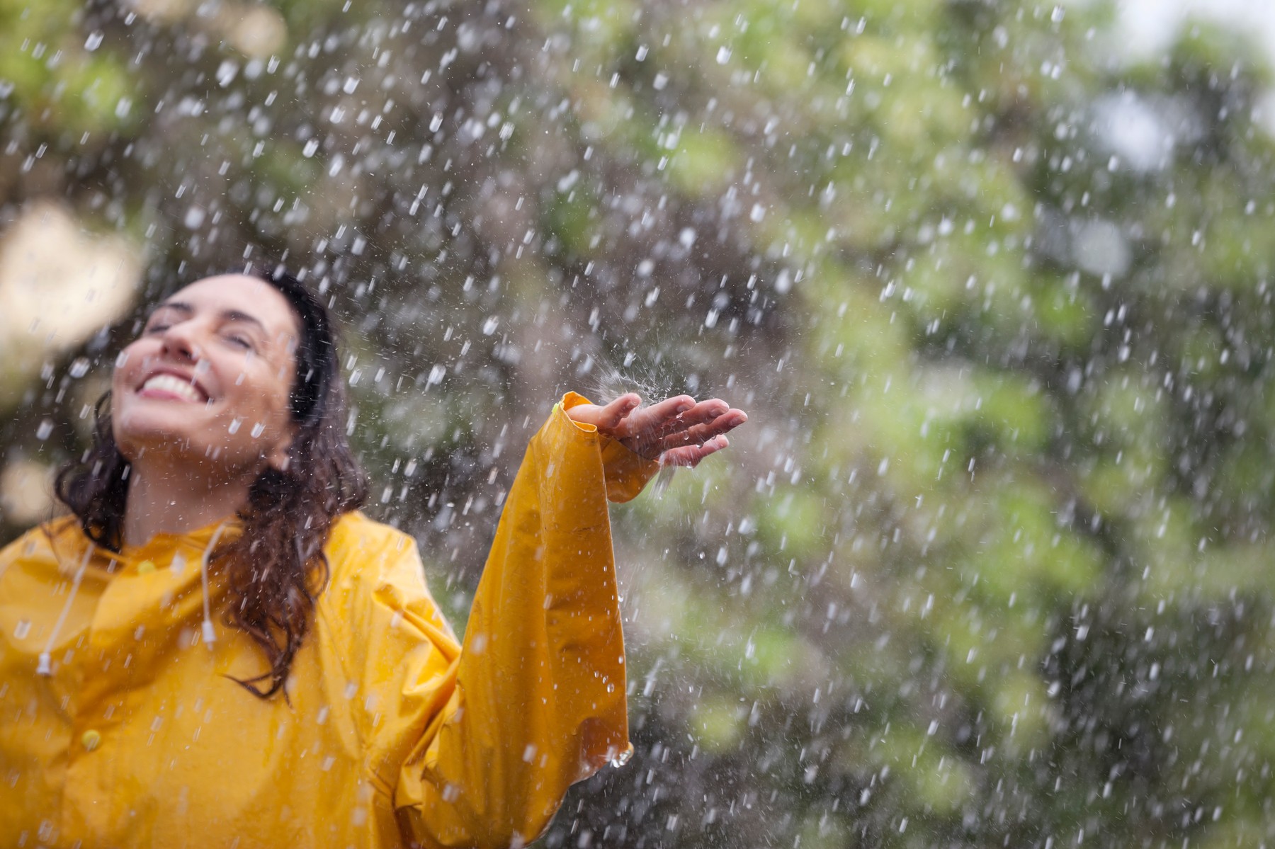 Prognoza meteo pe 2 săptămâni pentru fiecare regiune. Variaţii de temperatură de la o zi alta şi perioade cu ploi