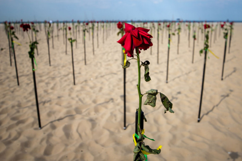 Brazil Reaches 500,000 Deaths Amid Slow Vaccination And Bolsonaro's Pandemic Probe