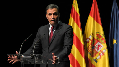 Primul ministru spaniol Pedro Sanchez ține un discurs în prestigiosul Gran Teatre del Liceu din Barcelona, în care prezintă planurile guvernului său de a-i grația pe separatiștii catalani.