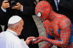 papa-francisc-spiderman (1)