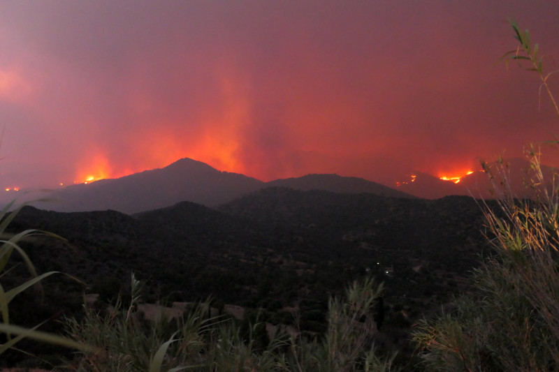 Huge fires over Cyprus mountains