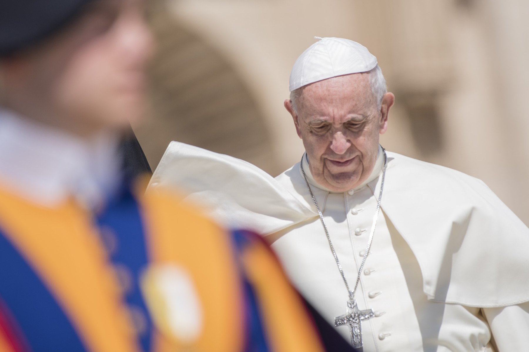 Papa Francisc a mărturisit că, după operaţia sa, au avut loc discuții pentru alegerea succesorului: „Ei pregăteau conclavul. Răbdare!”