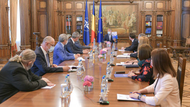 Președintele Iohanis, consultări cu liderii coaliției.