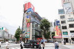 Big 3D Cat Appears on a Billboard in Tokyo