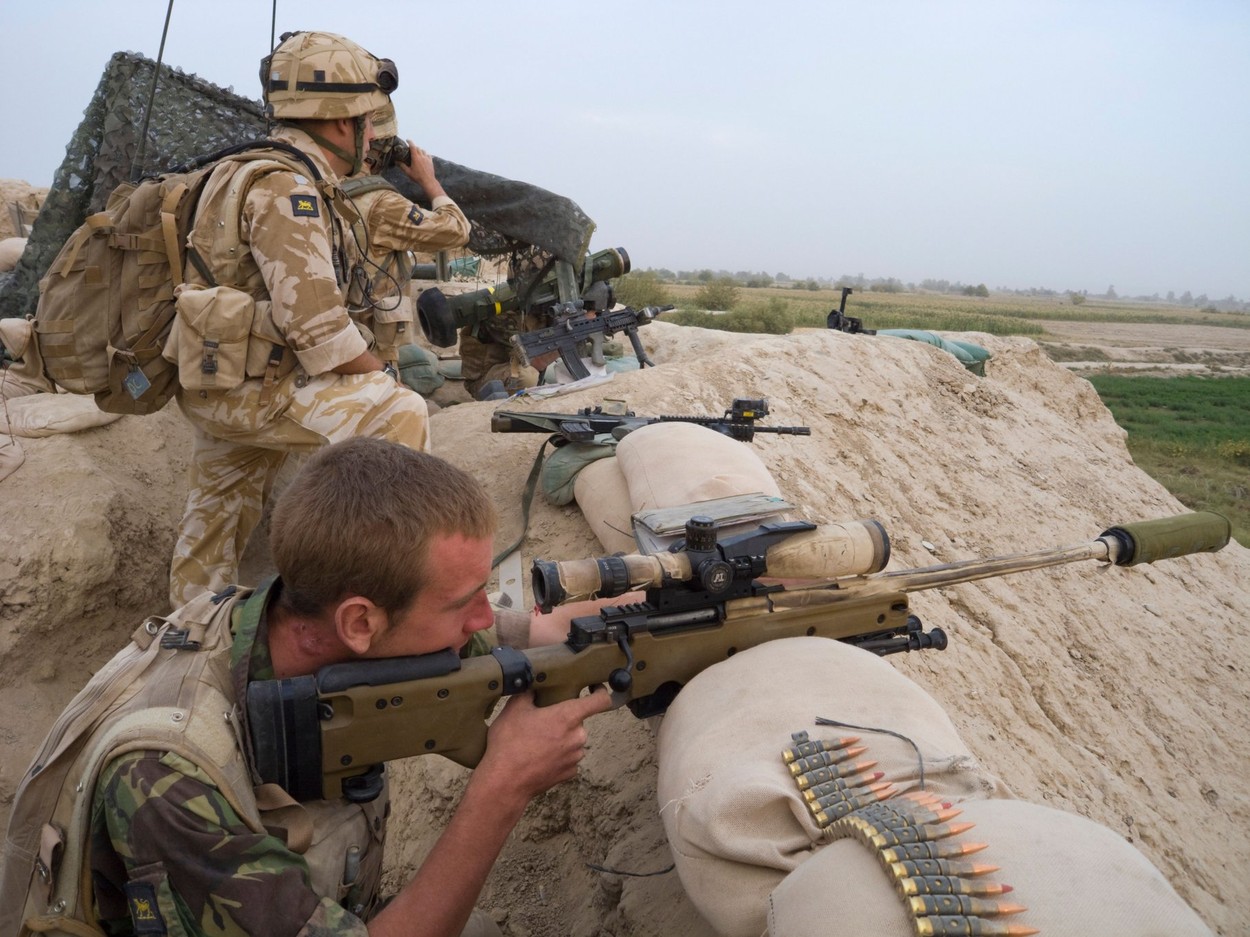 8.000 de soldaţi britanici vor fi desfăşuraţi în această vară în Europa de Est