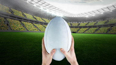 minge de rugby pe stadion